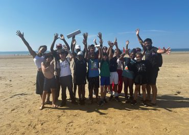 13 jeunes de Saint Brieuc ont profité des joies des sports nautiques à Pléneuf